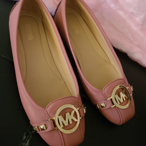 Pink Flats - Picture 3 of 8